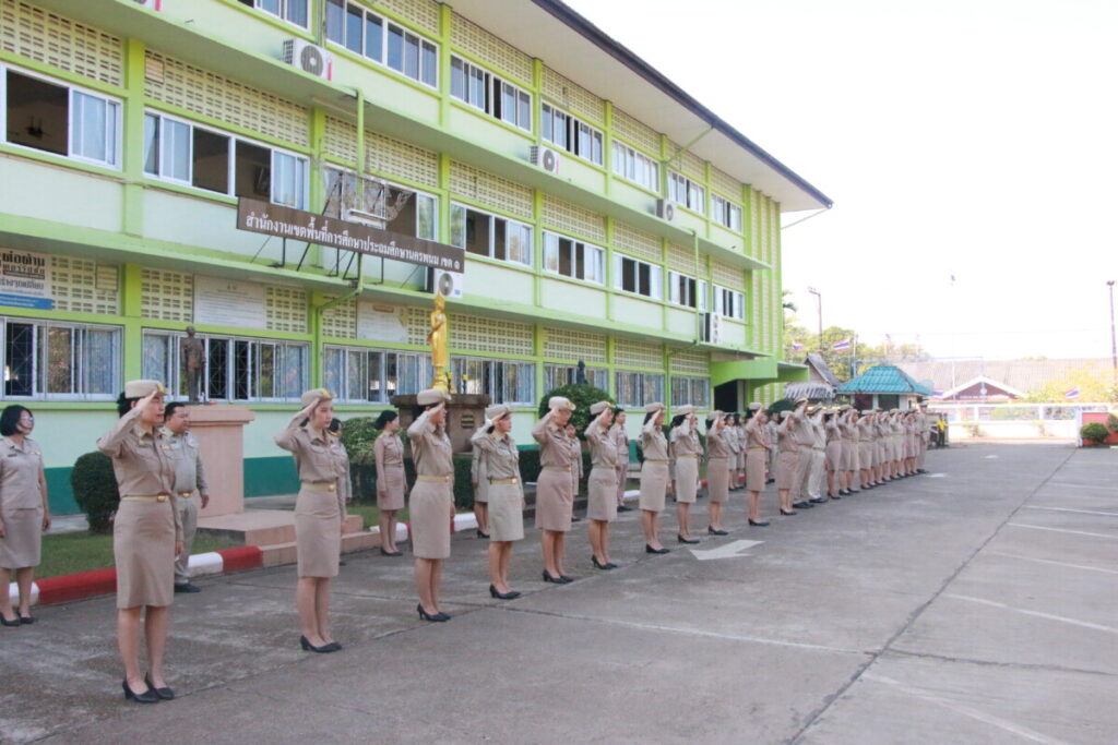 สพป.นครพนม เขต 1 จัดกิจกรรมหน้าเสาธง ส่งเสริมคุณธรรมและธรรมาภิบาล 4 IMG 6899