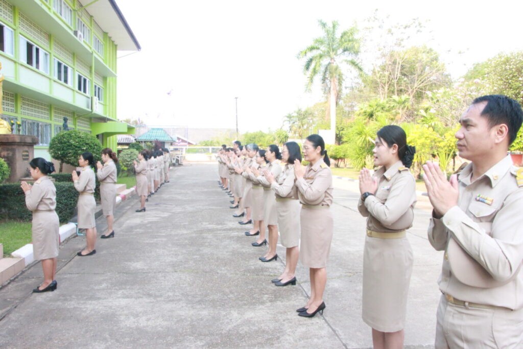 สพป.นครพนม เขต 1 จัดกิจกรรมหน้าเสาธง ส่งเสริมคุณธรรมและธรรมาภิบาล 4 IMG 7433