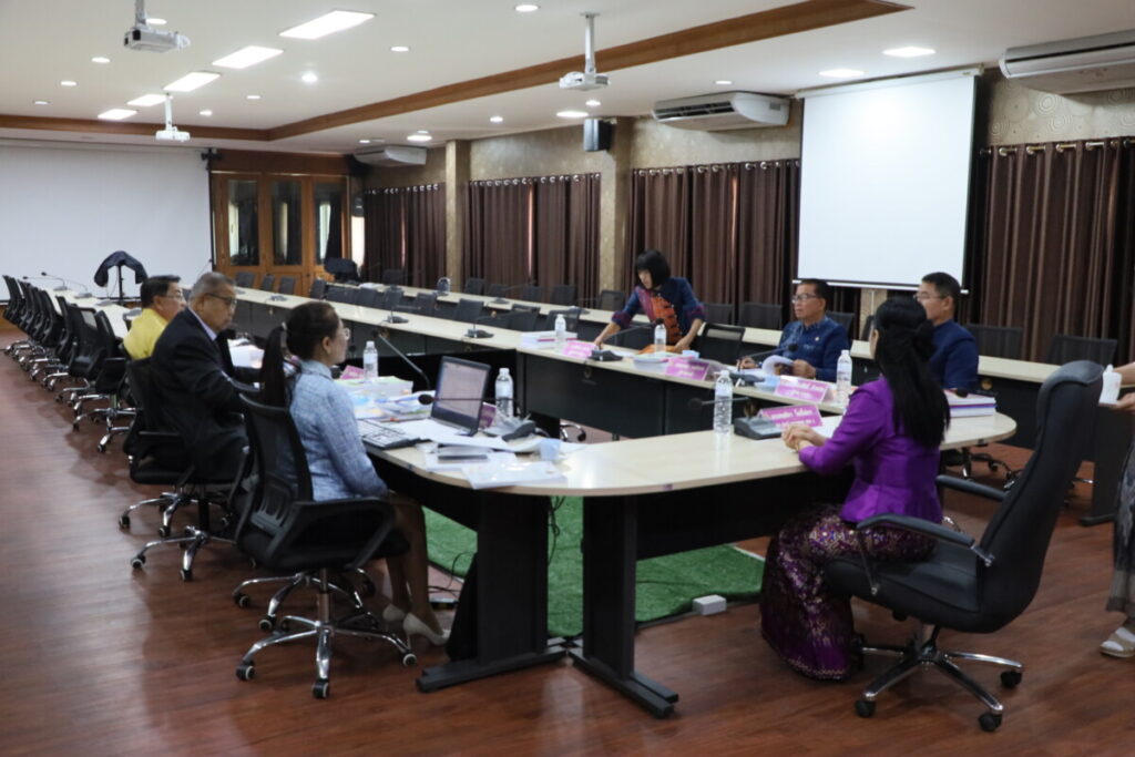สพป.นครพนม เขต 1 ประชุมการกลั่นกรองย้ายผู้บริหารสถานศึกษา 4 IMG 8098