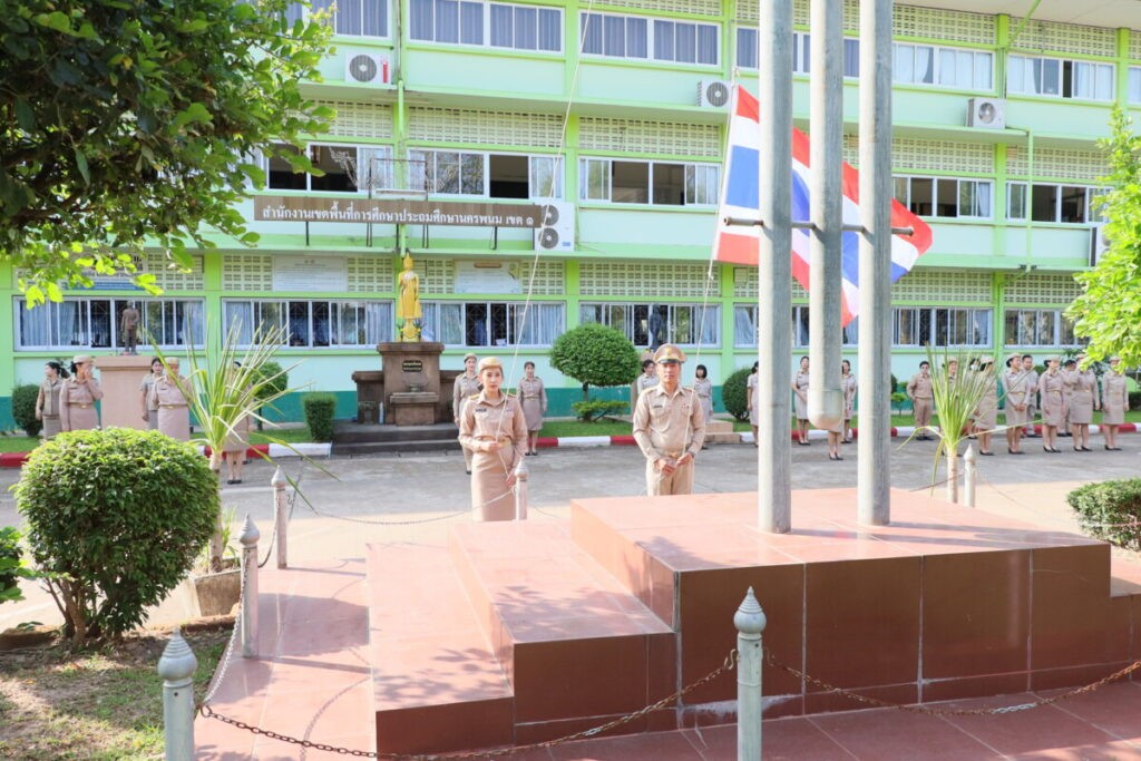 สพป.นครพนม เขต 1 จัดกิจกรรมหน้าเสาธง ส่งเสริมคุณธรรมและธรรมาภิบาล 2 IMG 9036