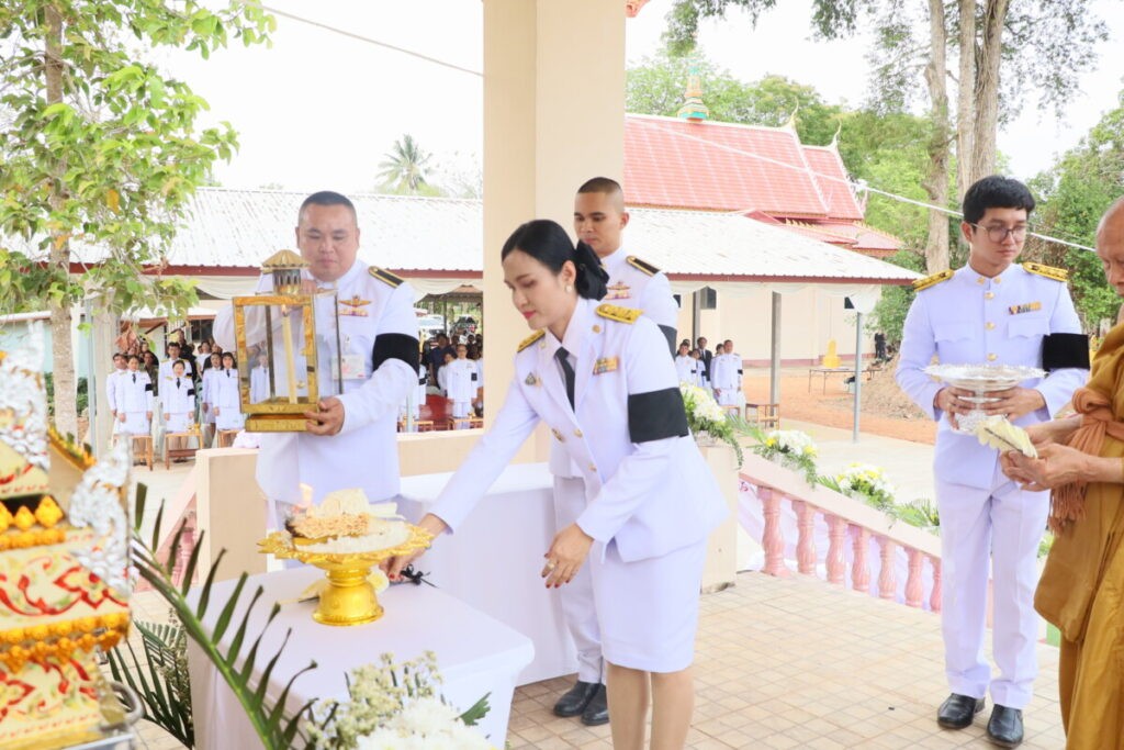 สพป.นครพนม เขต 1 ร่วมงานพิธีพระราชทานเพลิงศพ แสดงความอาลัย 3 IMG 9300