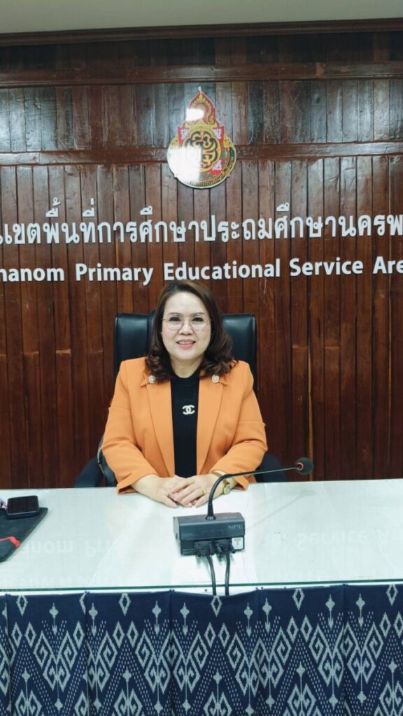 ประชุมคณะกรรมการจัดทำร่างรูปแบบพัฒนาภาวะผู้นำทางวิชาการของผู้บริหารโรงเรียนประถมศึกษาขนาดเล็ก 2 S 55648317 0 2