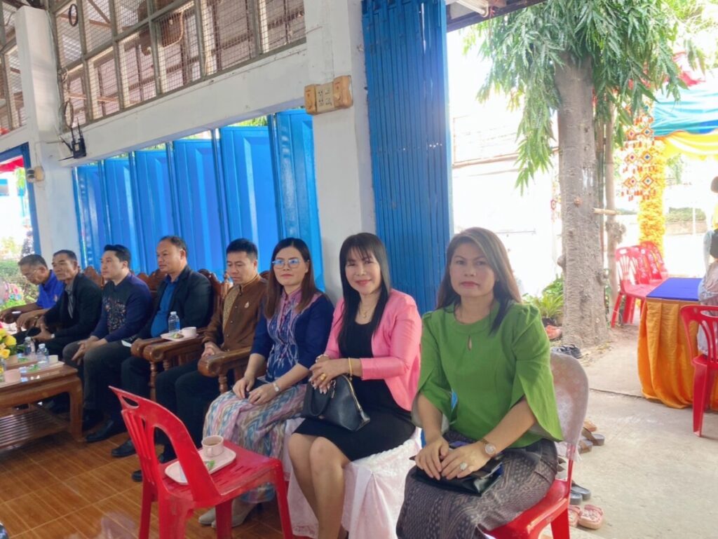 ร่วมกิจกรรมเปิดศูนย์การเรียนรู้ตามหลักปรัชญาเศรษฐกิจพอเพียง ด้านการศึกษา 2 S 72450107
