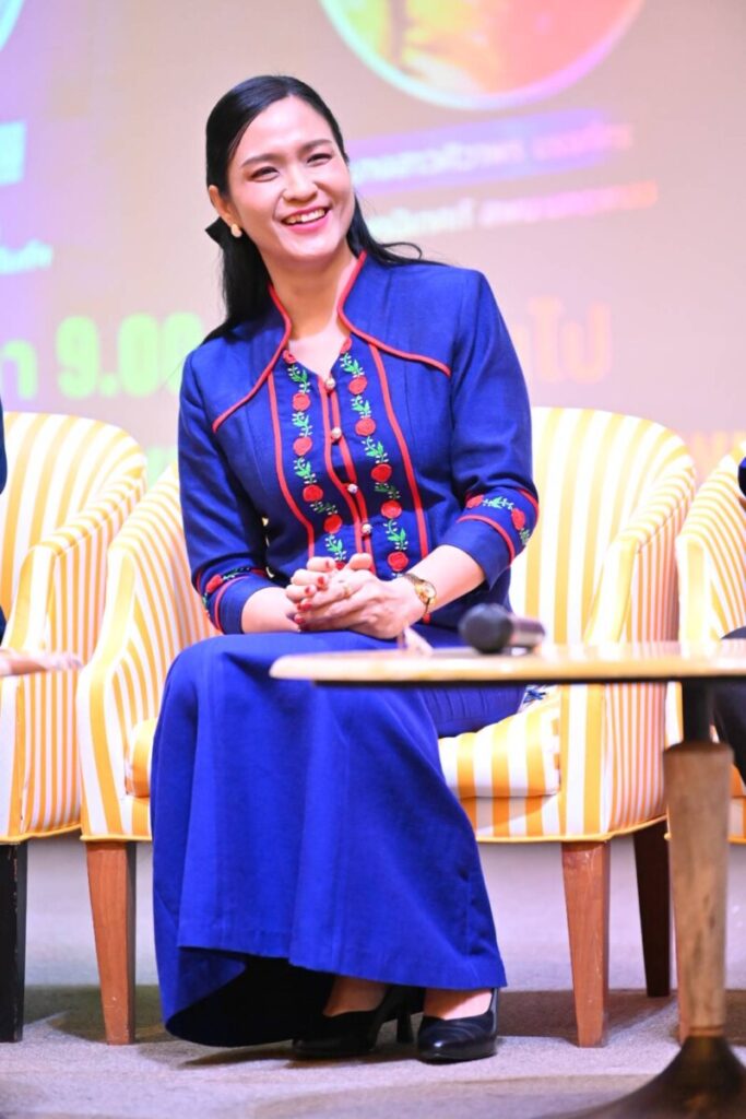 ผอ. สพป.นครพนม เขต 1 นำเสนอแนวทางบริหารจัดการ “Thailand Zero Dropout” ในที่ประชุมสัมมนาวิชาการ 2 1466527 0