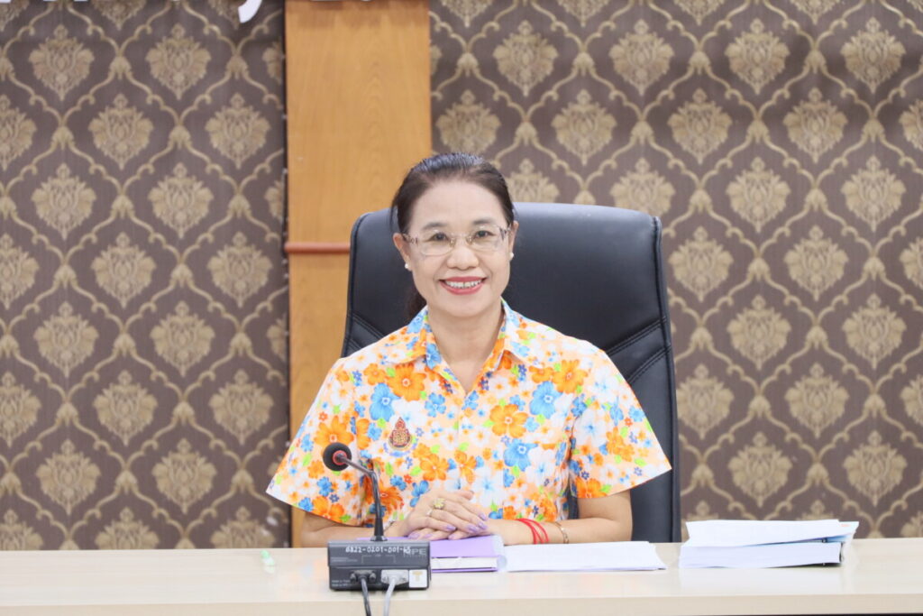 สพป.นครพนม เขต 1 ประชุมเตรียมความพร้อมรับสมัครคัดเลือกครูผู้ช่วย กรณีพิเศษ 2 IMG 0021