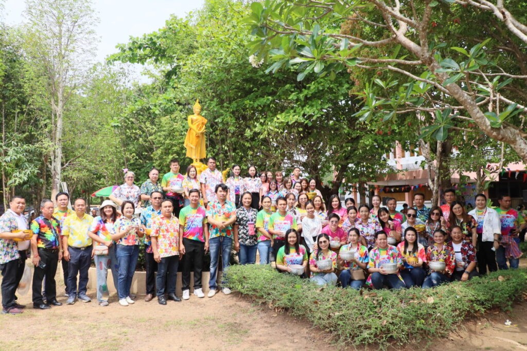 สพป.นครพนม เขต 1 จัดกิจกรรมประเพณีสงกรานต์ ประจำปี 2568 สืบสานวัฒนธรรมไทย 2 IMG 0682