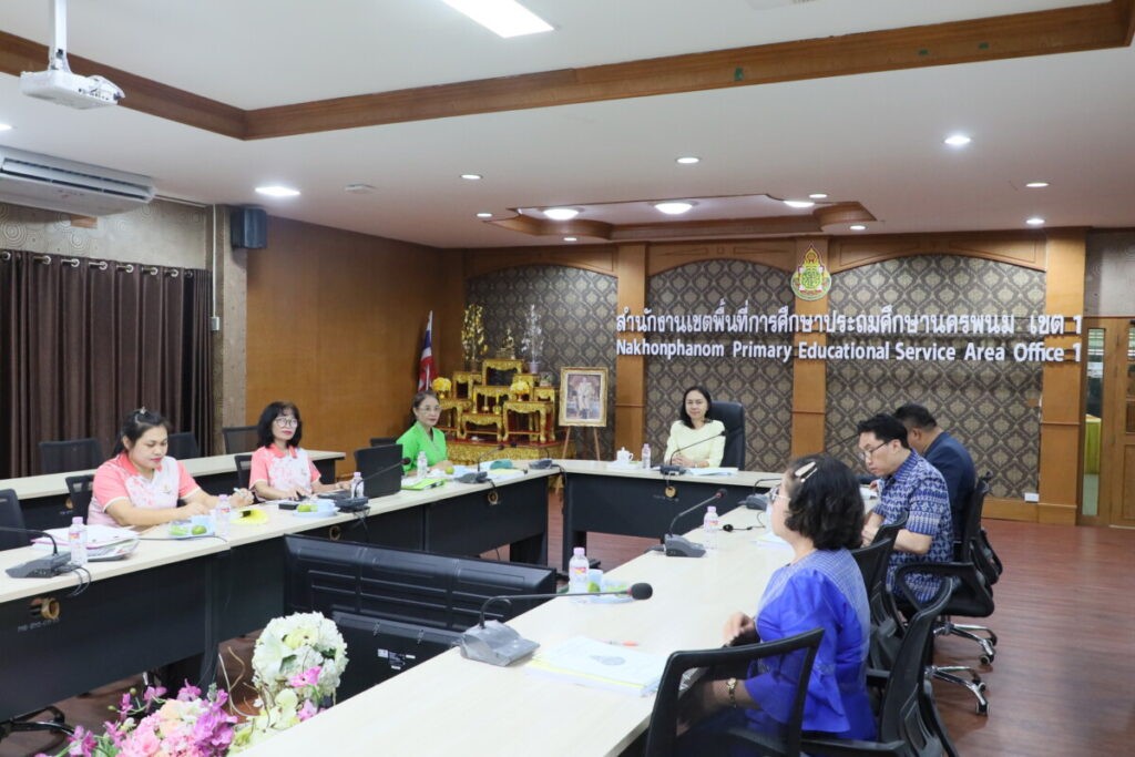 ประชุมคณะกรรรมการพิจารณาเลื่อนเงินเดือนข้าราชการครูและบุคลากรทางการศึกษา 4 IMG 1353