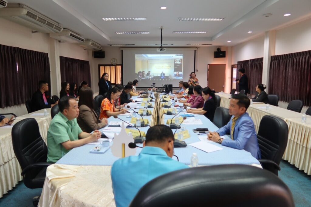 สพป.นครพนม เขต 1 เข้าร่วมประชุมเตรียมความพร้อมการประชุม ครม.สัญจร ณ จังหวัดนครพนม 1 LINE ALBUM 10468 250410 6 0