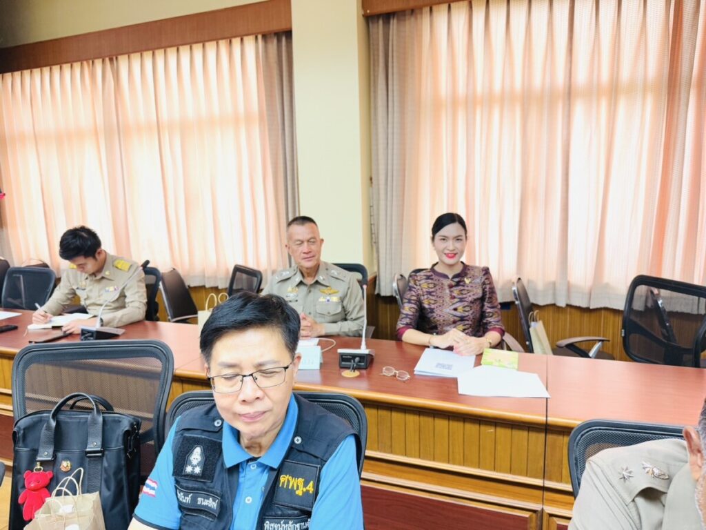 สพป.นครพนม เขต 1 ร่วมประชุมคณะกรรมการศูนย์ฯ ป้องกันและปราบปรามยาเสพติด 2 S 4063247 0