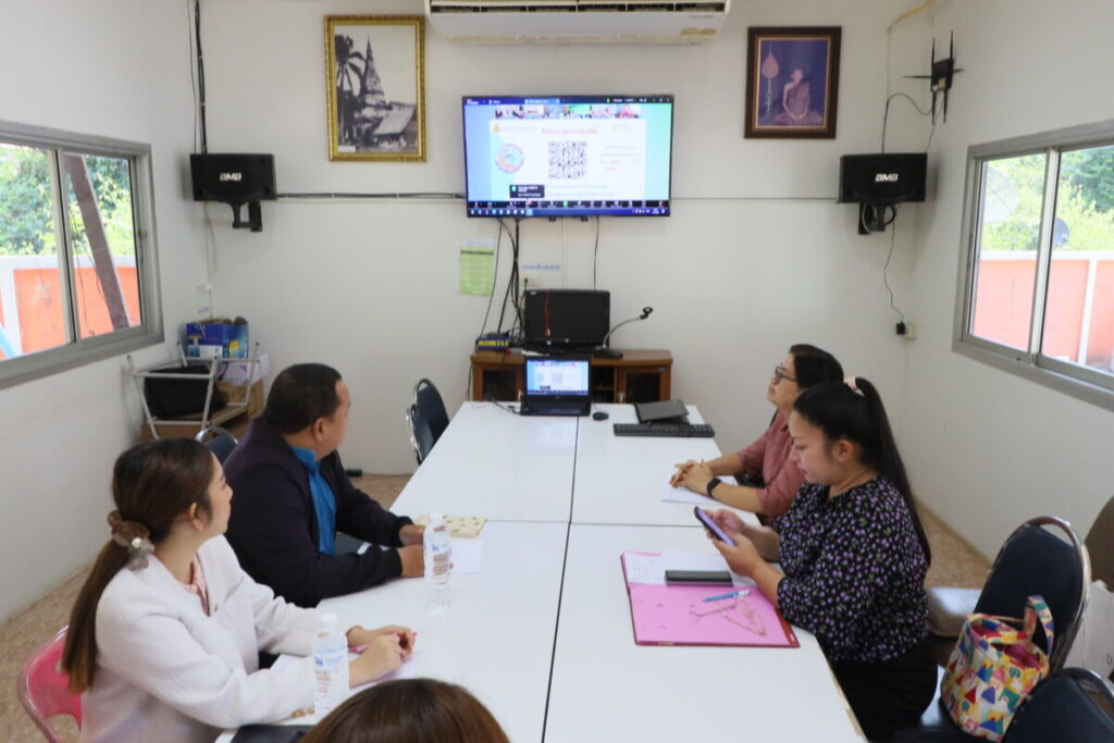 สพป.นครพนม เขต 1 เข้าร่วมประชุมติดตามโครงการ “สุขาดี มีความสุข” ครั้งที่ 2/2568 1 IMG 3109