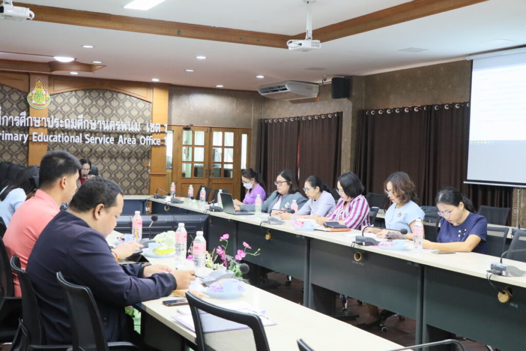 การประชุมคณะกรรมการจัดทำเล่มแผนขับเคลื่อนแผนบริหารโรงเรียนขนาดเล็ก ระยะ 3 ปี (ปีการศึกษา 2568 - 2570) ครั้งที่ 2/2568 3 IMG 4978