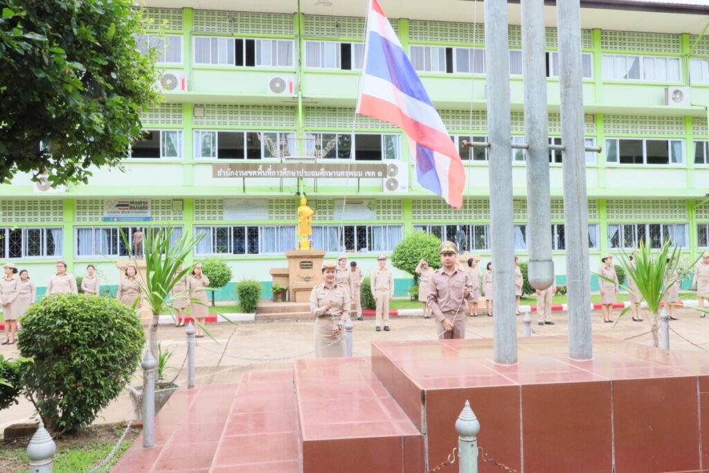 สพป.นครพนม เขต 1 จัดกิจกรรมหน้าเสาธง ส่งเสริมคุณธรรมและธรรมาภิบาล 1 IMG 5053