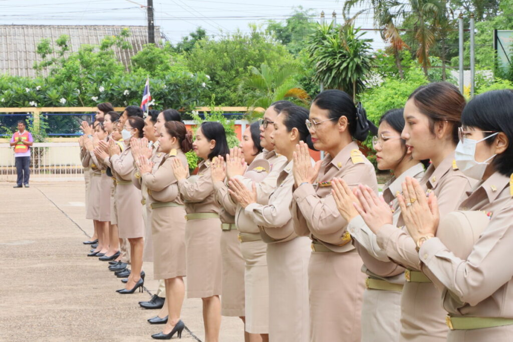 สพป.นครพนม เขต 1 จัดกิจกรรมหน้าเสาธง ส่งเสริมคุณธรรมและธรรมาภิบาล 4 IMG 5079