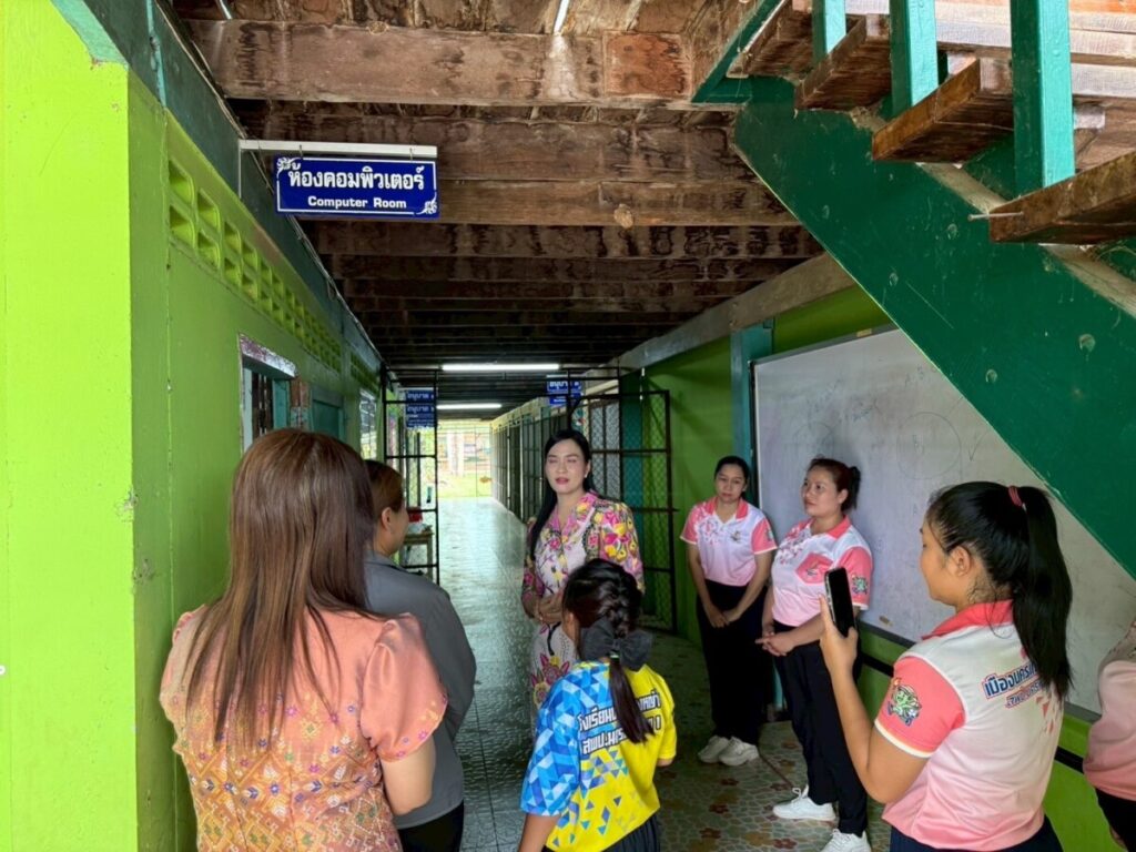 ผอ.สพป.นครพนม เขต 1 ลงพื้นที่ตรวจเยี่ยมโรงเรียนในสังกัดก่อนเปิดภาคเรียน ปีการศึกษา 2568 2 S 28172370 0