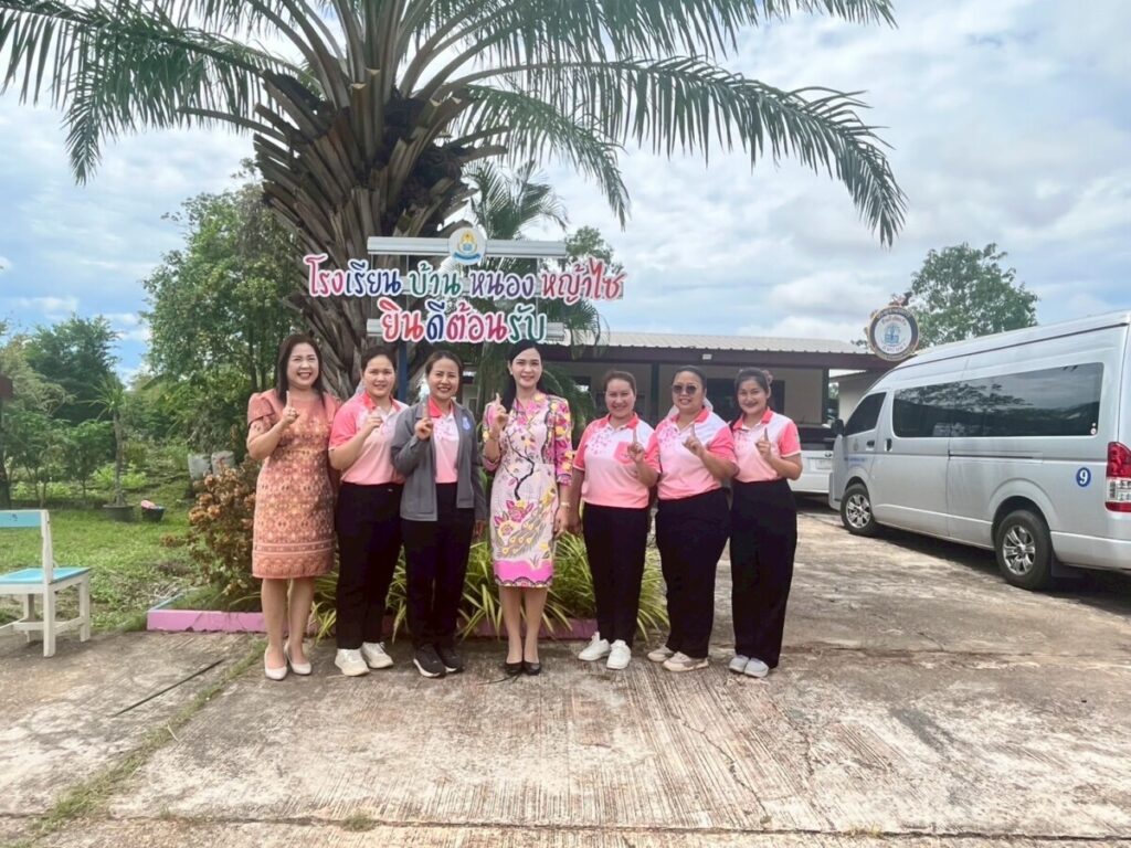 ผอ.สพป.นครพนม เขต 1 ลงพื้นที่ตรวจเยี่ยมโรงเรียนในสังกัดก่อนเปิดภาคเรียน ปีการศึกษา 2568 1 S 28172385 0