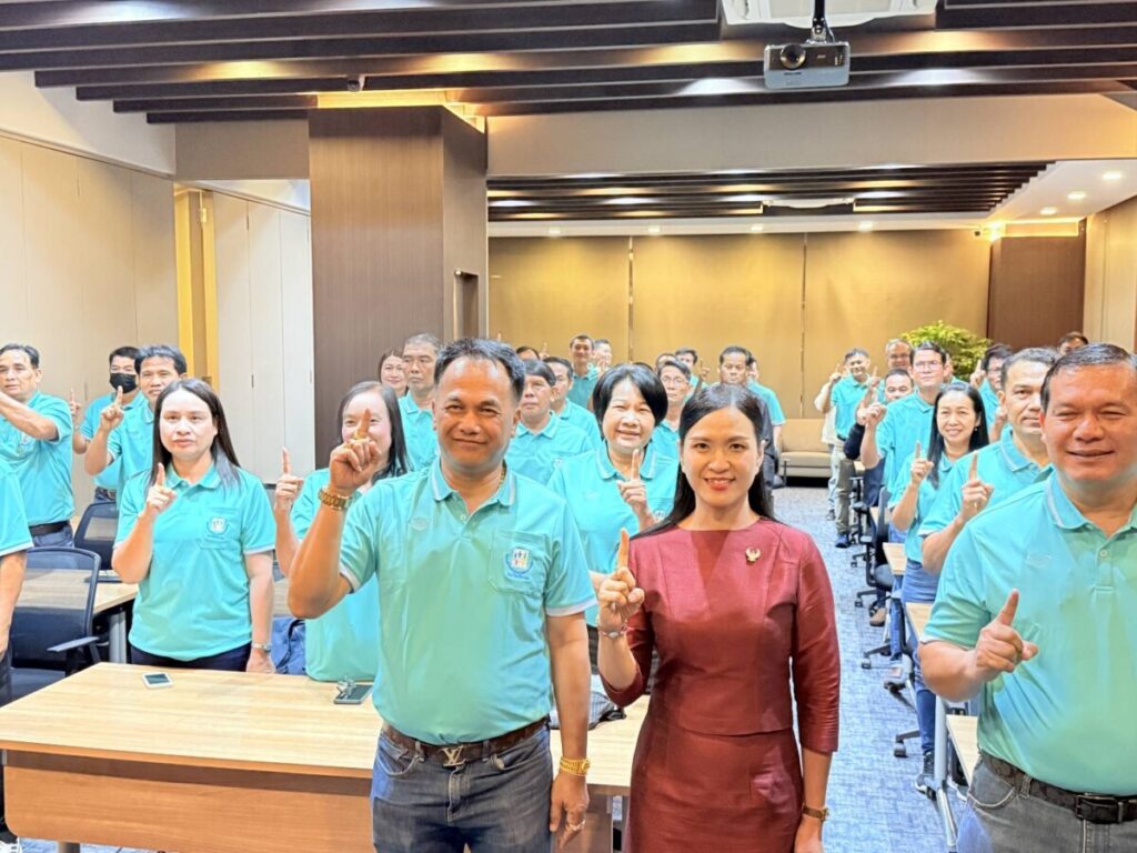สพป.นครพนม เขต 1 ร่วมขับเคลื่อนโอกาสทางการศึกษา ผอ.กฤติยา บรรยายพิเศษหัวข้อ Zero Drop Out 4 226857 0