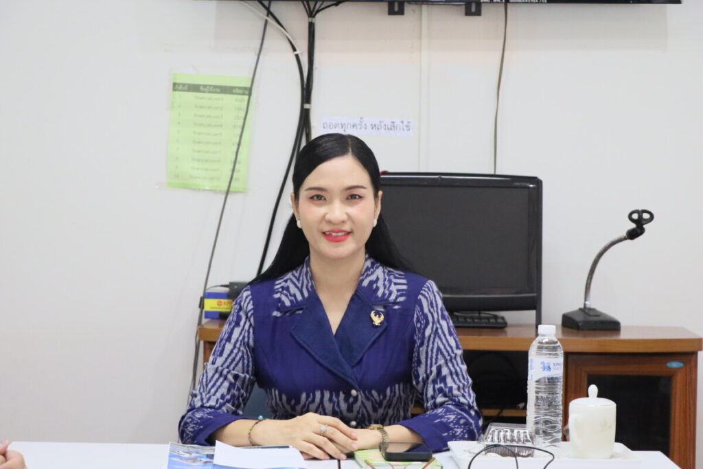 ประชุมคณะทำงานการพัฒนางานตามข้อตกลงของข้าราชการครูและบุคลากรทางการศึกษา ตำแหน่งผู้อำนวยการสำนักงานเขตพื้นที่การศึกษา 3 IMG 6825