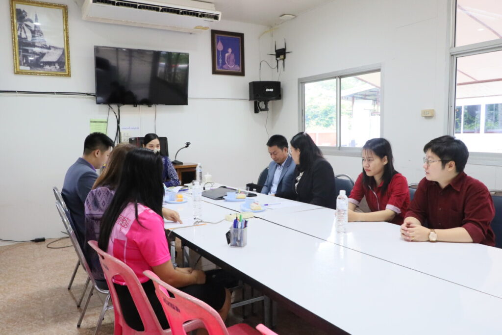 ประชุมคณะทำงานการพัฒนางานตามข้อตกลงของข้าราชการครูและบุคลากรทางการศึกษา ตำแหน่งผู้อำนวยการสำนักงานเขตพื้นที่การศึกษา 5 IMG 6837