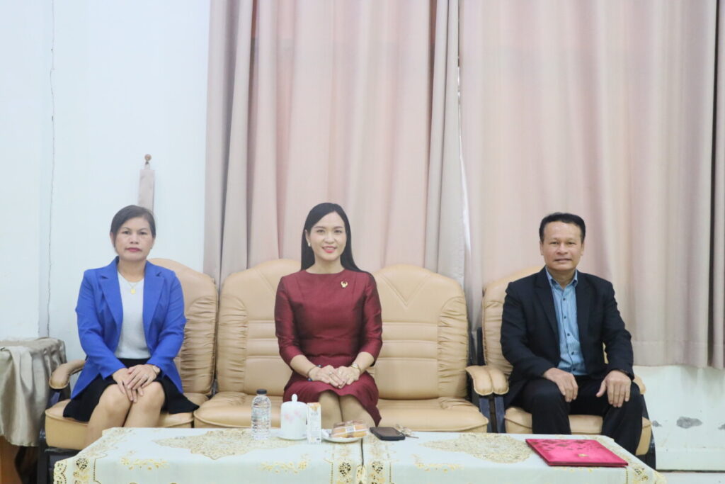 สพป.นครพนม เขต 1 ประชุมชี้แจงการตอบแบบสอบถาม EIT ขับเคลื่อนการประเมินคุณธรรมและความโปร่งใส 1 IMG 7006
