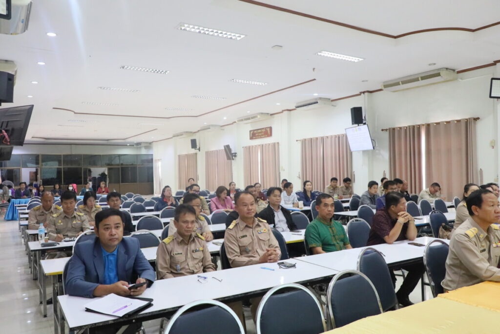 สพป.นครพนม เขต 1 ประชุมชี้แจงการตอบแบบสอบถาม EIT ขับเคลื่อนการประเมินคุณธรรมและความโปร่งใส 3 IMG 7021