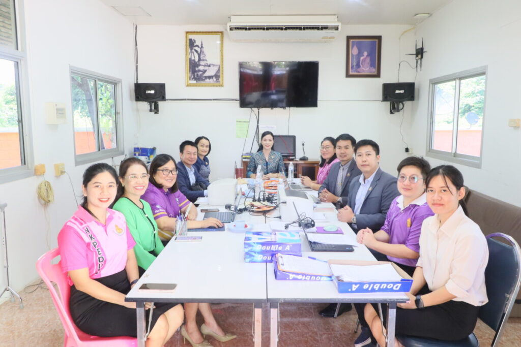 สพป.นครพนม เขต 1 ประชุมพัฒนางานตำแหน่งผู้อำนวยการสำนักงานเขตพื้นที่การศึกษา ตามข้อตกลง PA 1 IMG 8442
