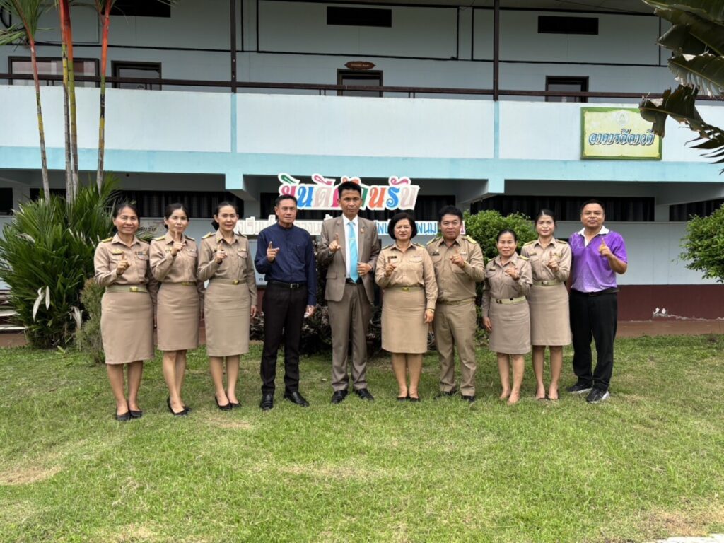 ตรวจเยี่ยมการจัดการเรียนการสอนและให้กำลังใจ ผู้บริหาร คณะครู ณ โรงเรียนโพนสวางนางิ้ววิทยา โรงเรียนบ้านโพนทา และโรงเรียนบ้านนางาม 1 S 27836454 0