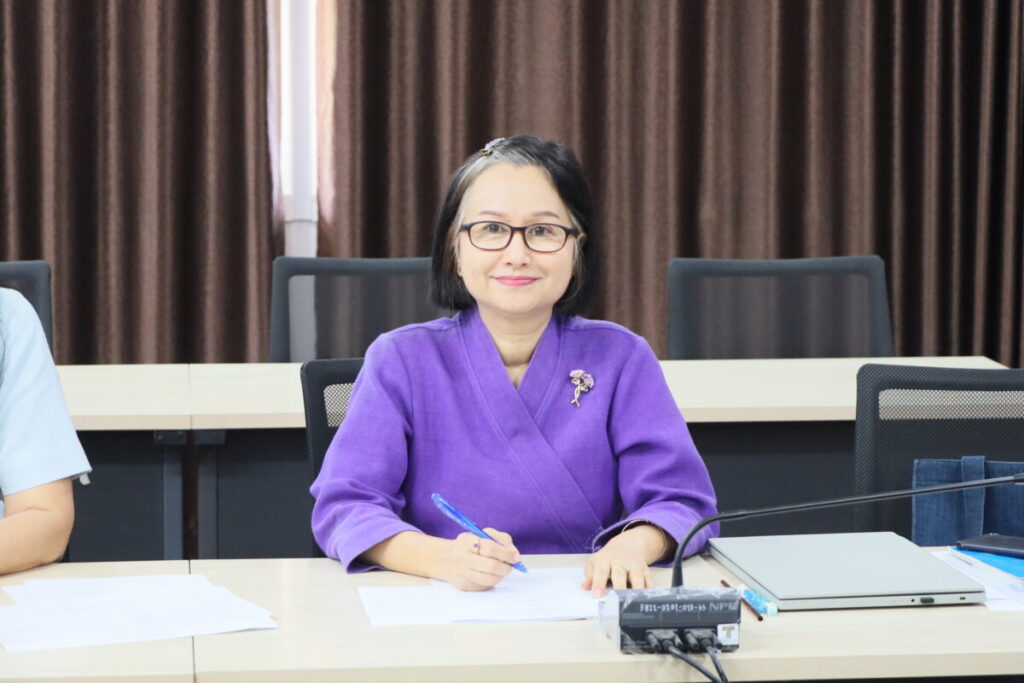 สพป.นครพนม เขต 1 ประชุมพิจารณาคำขอรับการสนับสนุนงบประมาณรายจ่ายประจำปี 2569 3 IMG 2447