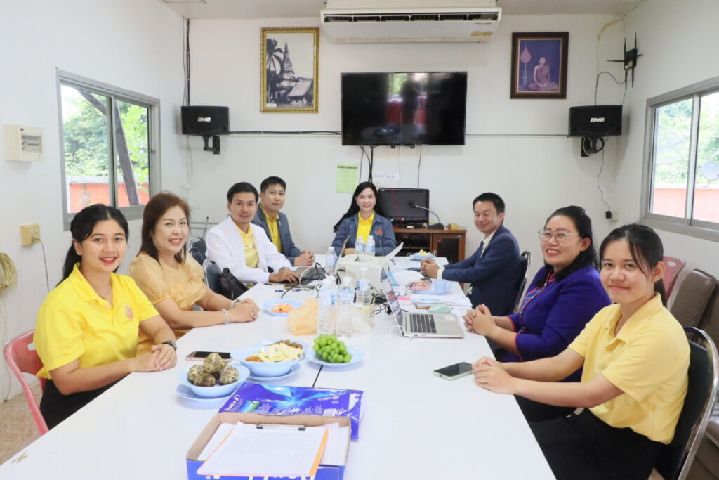 สพป.นครพนม เขต 1 ประชุมพัฒนางานตำแหน่งผู้อำนวยการสำนักงานเขตพื้นที่การศึกษา ตามข้อตกลง PA 1 IMG 4014