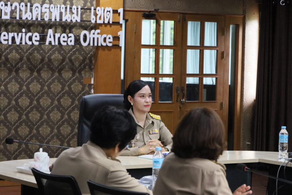 ผอ.เขต ประชุมการพัฒนางานตามข้อตกลงของข้าราชการครูและบุคลากรทางการศึกษา 4 IMG 6005