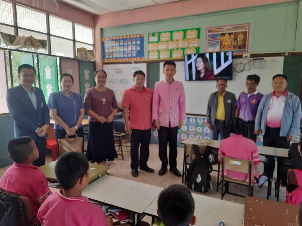 สพป.นครพนม เขต 1 เก็บข้อมูล S2 Site Visit DLTV 3 S 53567510 0