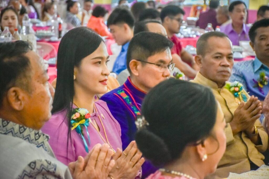 สพป.นครพนม เขต 1 ร่วมงานมุทิตาจิตผู้บริหาร ครู และบุคลากรทางการศึกษา อำเภอธาตุพนม 3 258294 0
