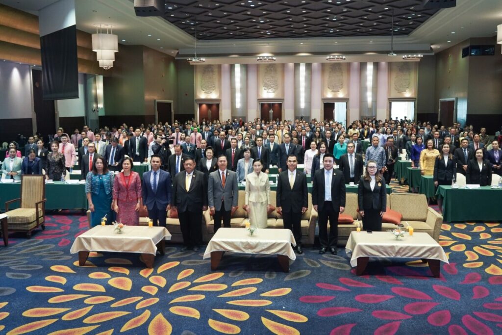 สพป.นครพนม เขต 1 ร่วมประชุมสัมมนาผู้อำนวยการสำนักงานเขตพื้นที่การศึกษาทั่วประเทศ 3 555077749 1340525817861425 7423571299206734949 n