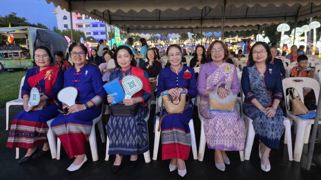 สพป.นครพนม เขต 1 ร่วมเปิดงานประเพณีไหลเรือไฟและงานกาชาดจังหวัดนครพนม ประจำปี 2568 5 57160 0