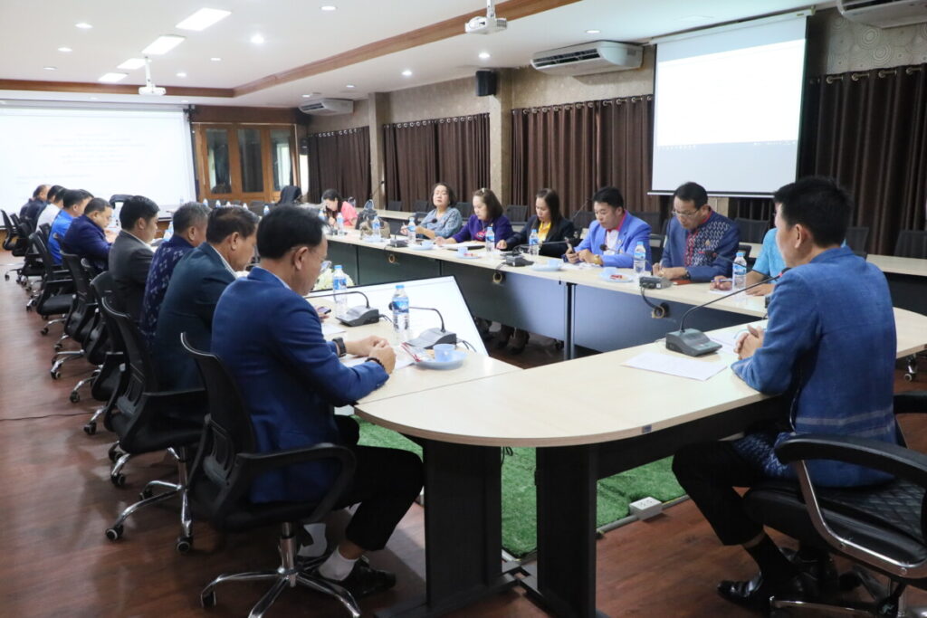 สพป.นครพนม เขต 1 ประชุมคณะกรรมการพัฒนาศักยภาพครูและบุคลากรทางการศึกษา 5 IMG 6487