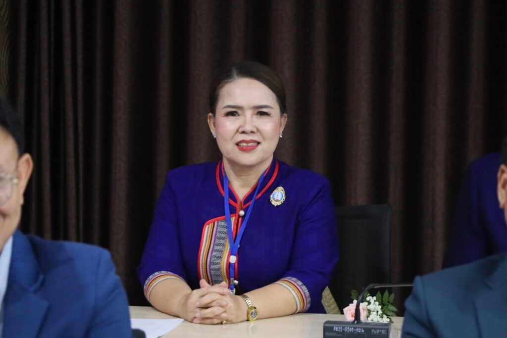 สพป.นครพนม เขต 1 ประชุมคณะกรรมการพัฒนาศักยภาพครูและบุคลากรทางการศึกษา 3 IMG 6556