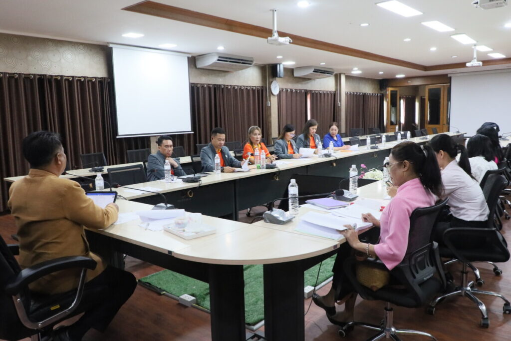 สพป.นครพนม เขต 1 ประเมินผลการพัฒนางานตามข้อตกลง (PA) ผู้บริหารสถานศึกษา 4 IMG 7069