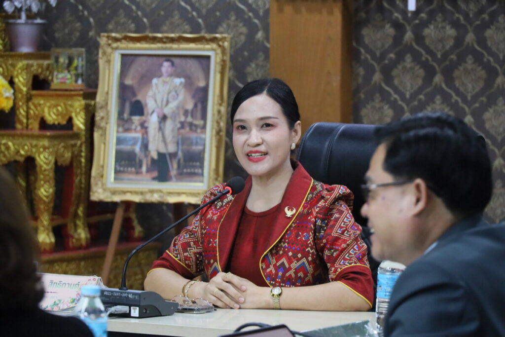 สพป.นครพนม เขต 1 เปิดการอบรมพัฒนาบุคลากรกลุ่มส่งเสริมการจัดการศึกษา 2 IMG 7921