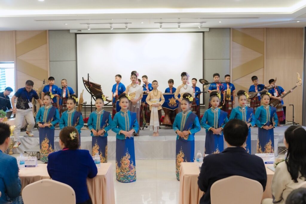 สพป.นครพนม เขต 1 ยกระดับการประกันคุณภาพการศึกษาด้วยเทคโนโลยี DLTV 2 S 10559506 0