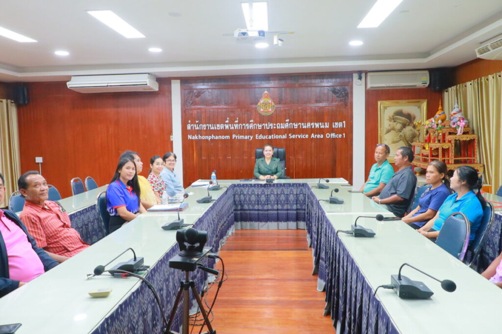 สพป.นครพนม เขต 1 ประชุมชี้แจงการปฏิบัติงานลูกจ้างประจำปี 1 IMG 6074
