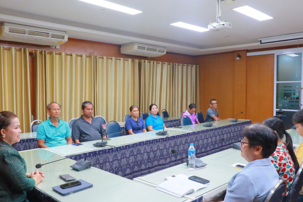 สพป.นครพนม เขต 1 ประชุมชี้แจงการปฏิบัติงานลูกจ้างประจำปี 3 IMG 6108