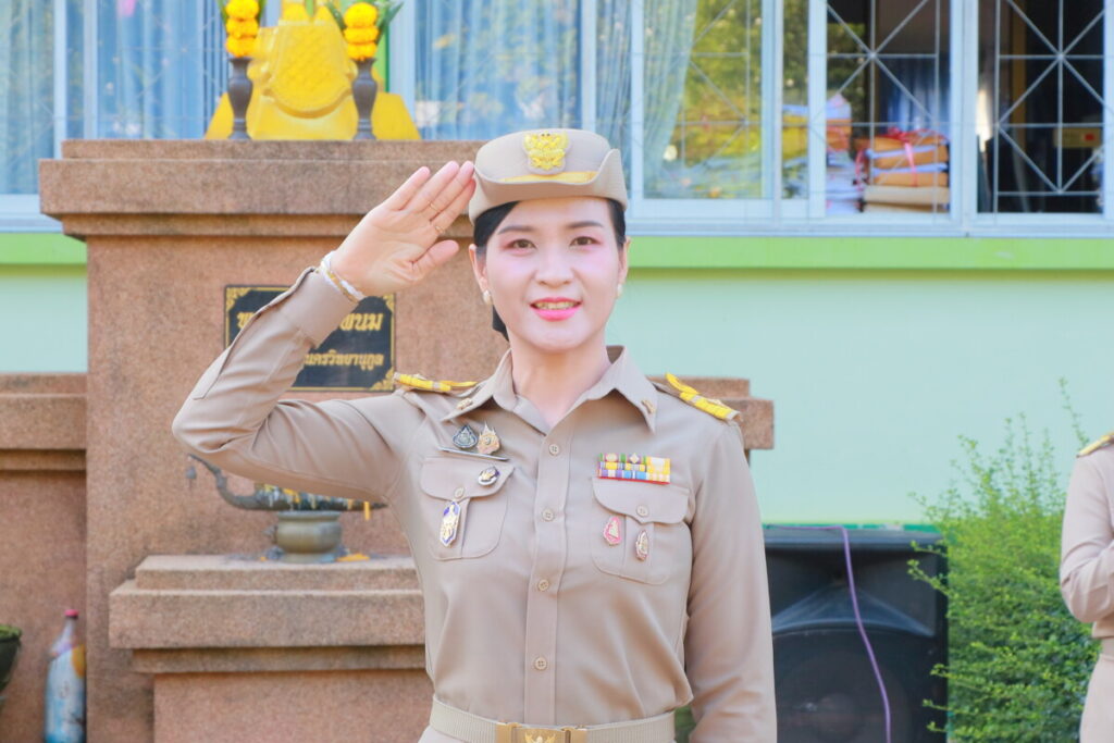 สพป.นครพนม เขต 1 ดำเนินกิจกรรมเข้าแถวเคารพธงชาติ เสริมสร้างวินัยและยึดมั่นเขตพื้นที่สุจริต 2 IMG 7046