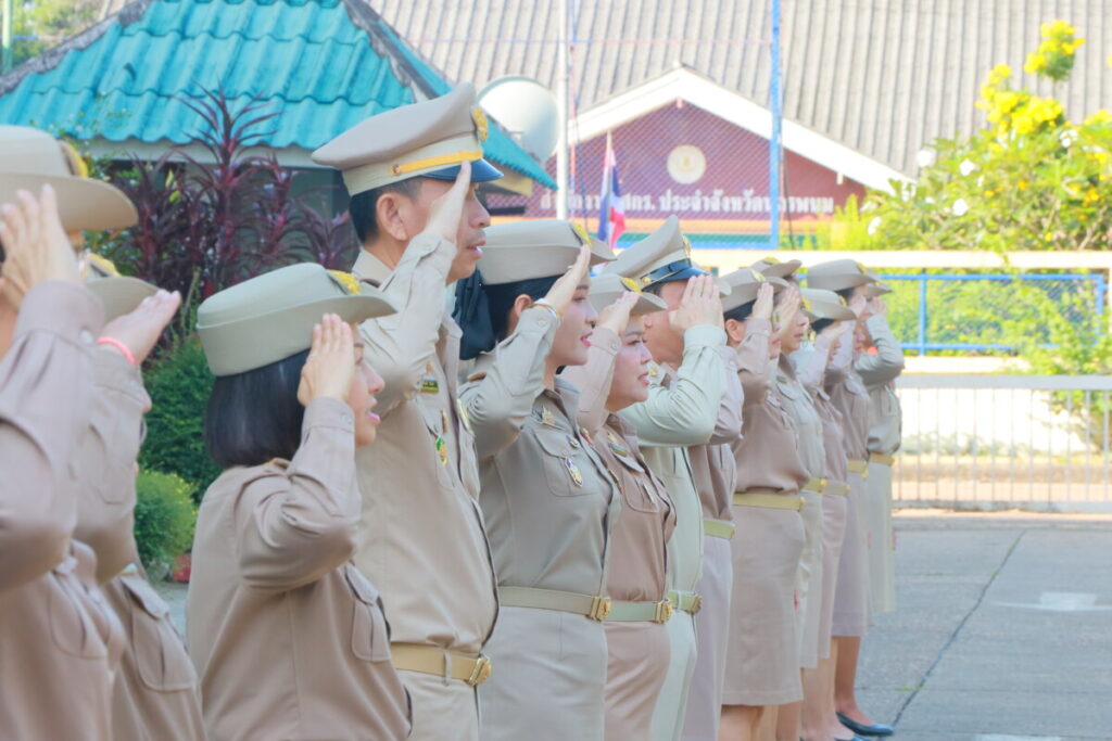 สพป.นครพนม เขต 1 ดำเนินกิจกรรมเข้าแถวเคารพธงชาติ เสริมสร้างวินัยและยึดมั่นเขตพื้นที่สุจริต 3 IMG 7054