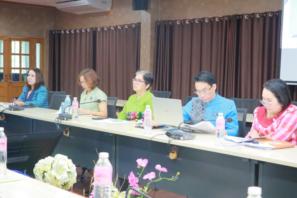 สพป.นครพนม เขต 1 ประชุมสรุปแนวทางการพัฒนางาน 4 ด้าน เพื่อขับเคลื่อนการบริหารงานอย่างมีประสิทธิภาพ 3 IMG 7388