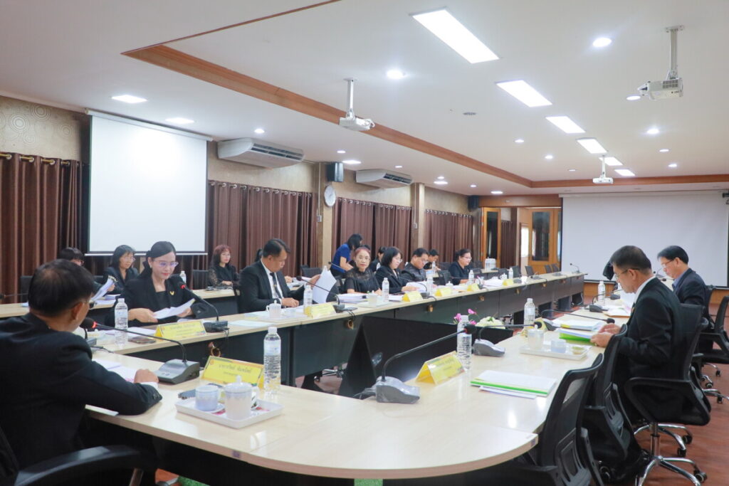 ประชุม อ.ก.ค.ศ. เขตพื้นที่การศึกษาประถมศึกษานครพนม เขต 1 ครั้งที่ 11/2568 6 IMG 8264