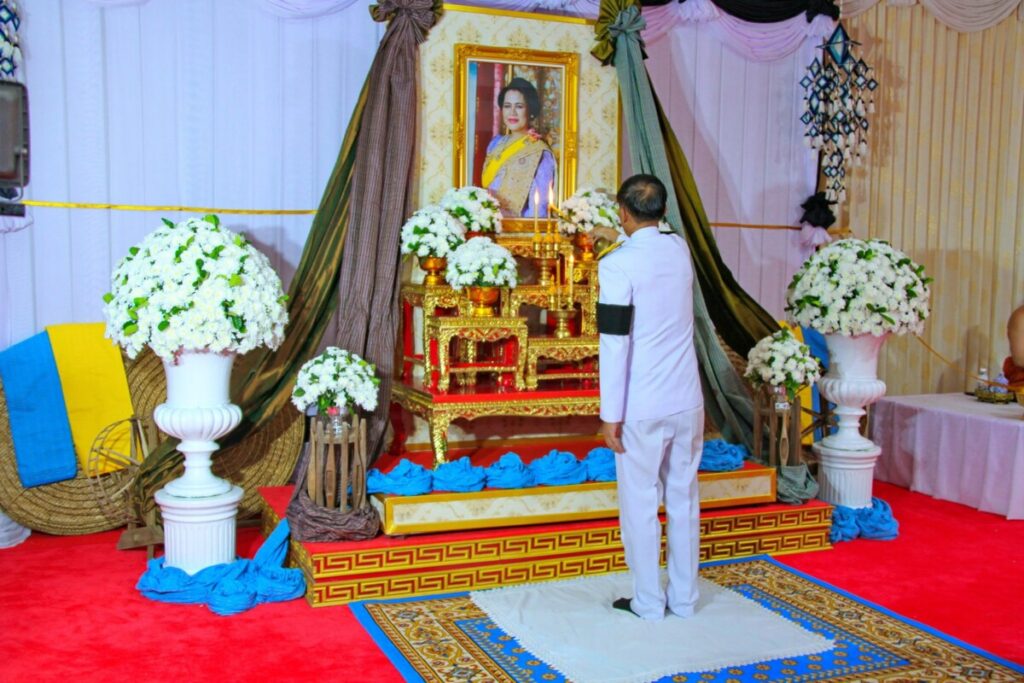 สพป.นครพนม เขต 1 ร่วมกิจกรรมถวายเป็นพระราชกุศลแด่สมเด็จพระนางเจ้าสิริกิติ์ พระบรมราชชนนีพันปีหลวง เนื่องในวาระครบ 7 วันแห่งการสวรรคต 4 LINE ALBUM 2025.10.31 251031 2
