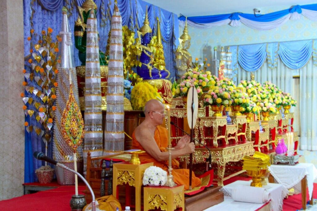 สพป.นครพนม เขต 1 ร่วมกิจกรรมถวายเป็นพระราชกุศลแด่สมเด็จพระนางเจ้าสิริกิติ์ พระบรมราชชนนีพันปีหลวง เนื่องในวาระครบ 7 วันแห่งการสวรรคต 3 LINE ALBUM 2025.10.31 251031 7