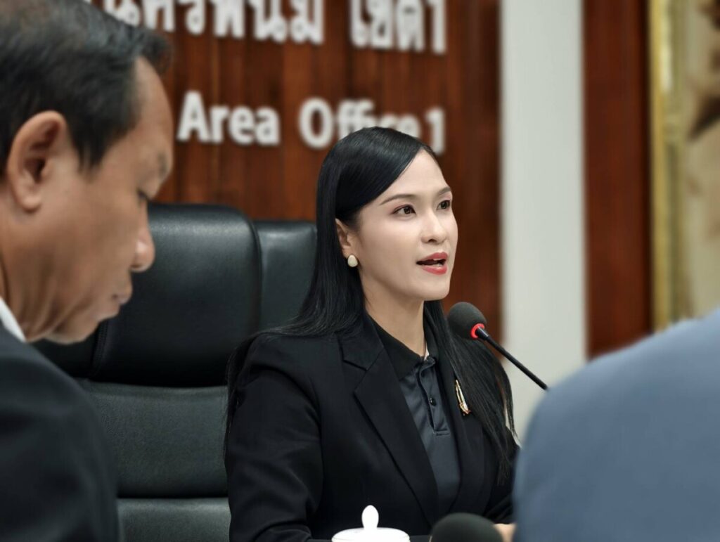 สพป.นครพนม เขต 1 ประชุมพิจารณาคำขอตั้งงบประมาณรายจ่ายประจำปีงบประมาณ พ.ศ. 2570 1 55895 0