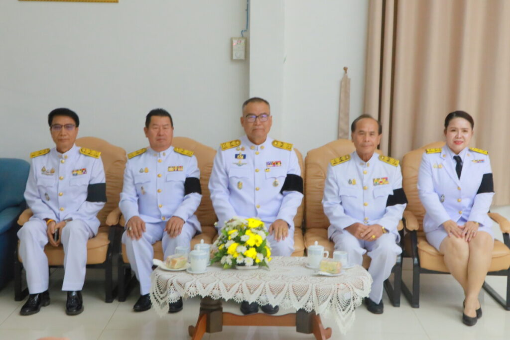 สพป.นครพนม เขต 1 เข้าร่วมพิธีรับพระราชทานเครื่องราชอิสริยาภรณ์ ประจำปี 2567 3 IMG 1226