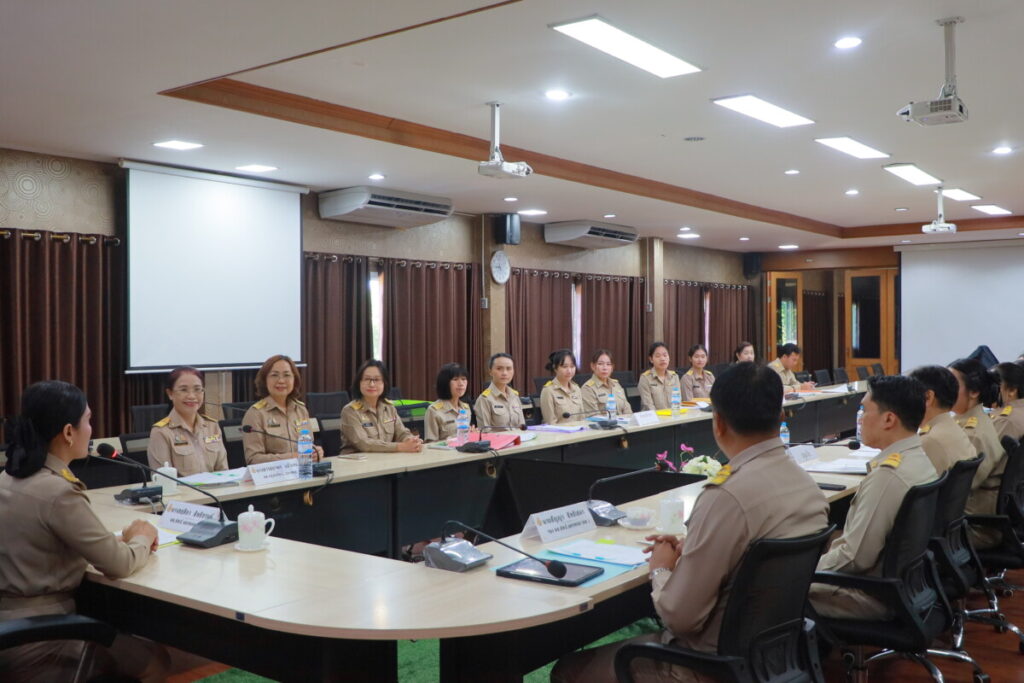 ผู้บริหาร สพป.นพ.1 ต้อนรับครูผู้ช่วยบรรจุใหม่ พร้อมให้โอวาทในการปฏิบัติหน้าที่ 4 IMG 9483