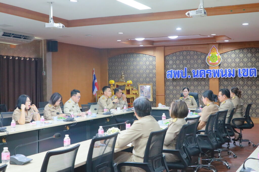 สพป.นครพนม เขต 1 ประชุมเตรียมความพร้อมจัดกิจกรรม “สดุดีวีรบุรุษทหารกล้า” ขับเคลื่อนการเรียนรู้ประวัติศาสตร์และหน้าที่พลเมือง 3 IMG 1851